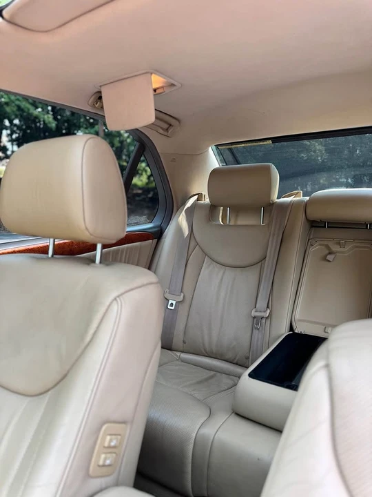 2006 Lexus LS 3rd Gen - Image 17 of 20