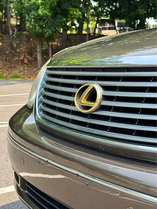 2006 Lexus LS 3rd Gen - Image 10 of 20