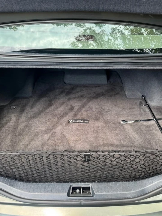2006 Lexus LS 3rd Gen - Image 13 of 18
