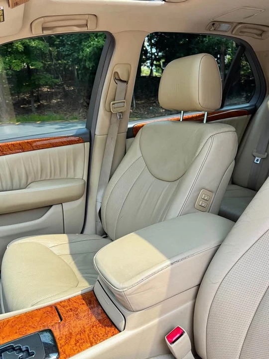 2006 Lexus LS 3rd Gen - Image 12 of 20