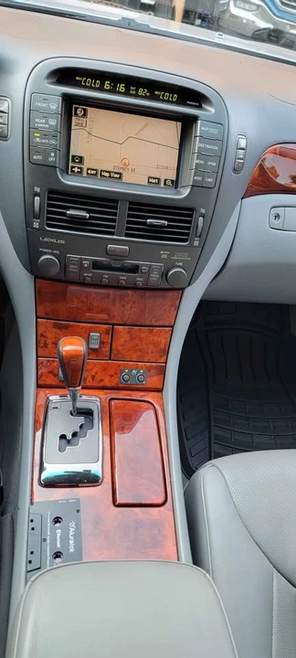 2006 Lexus LS 3rd Gen - Image 12 of 14