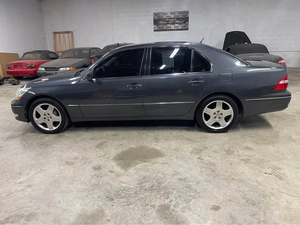 2006 Lexus LS 3rd Gen - Image 2 of 15