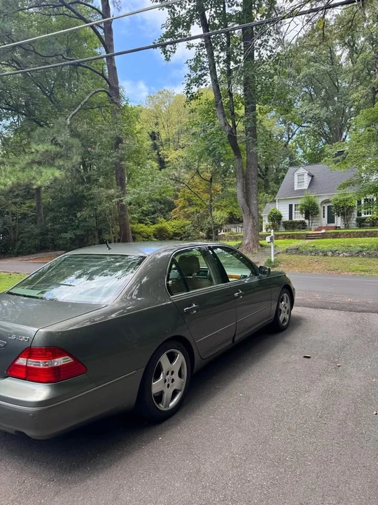 2006 Lexus LS 3rd Gen - Image 7 of 18