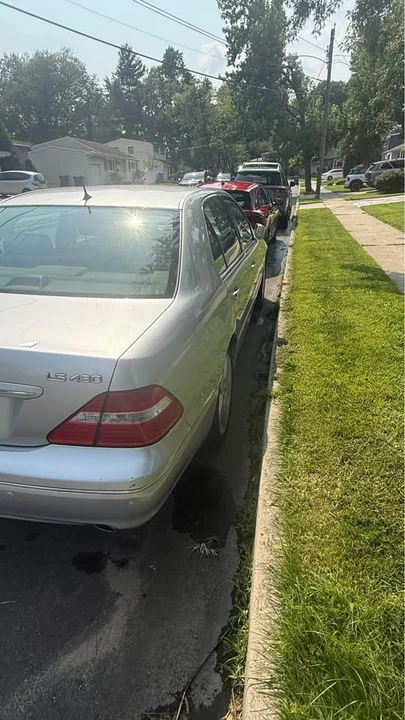 2006 Lexus LS 3rd Gen - Image 3 of 4