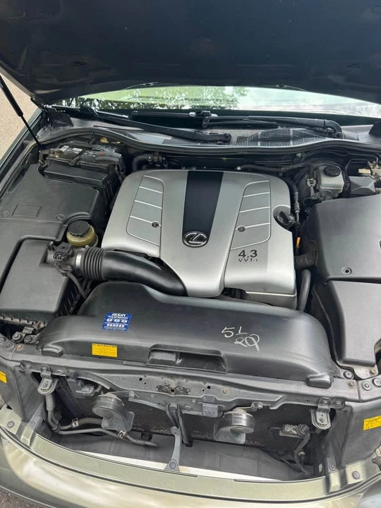 2006 Lexus LS 3rd Gen - Image 15 of 18