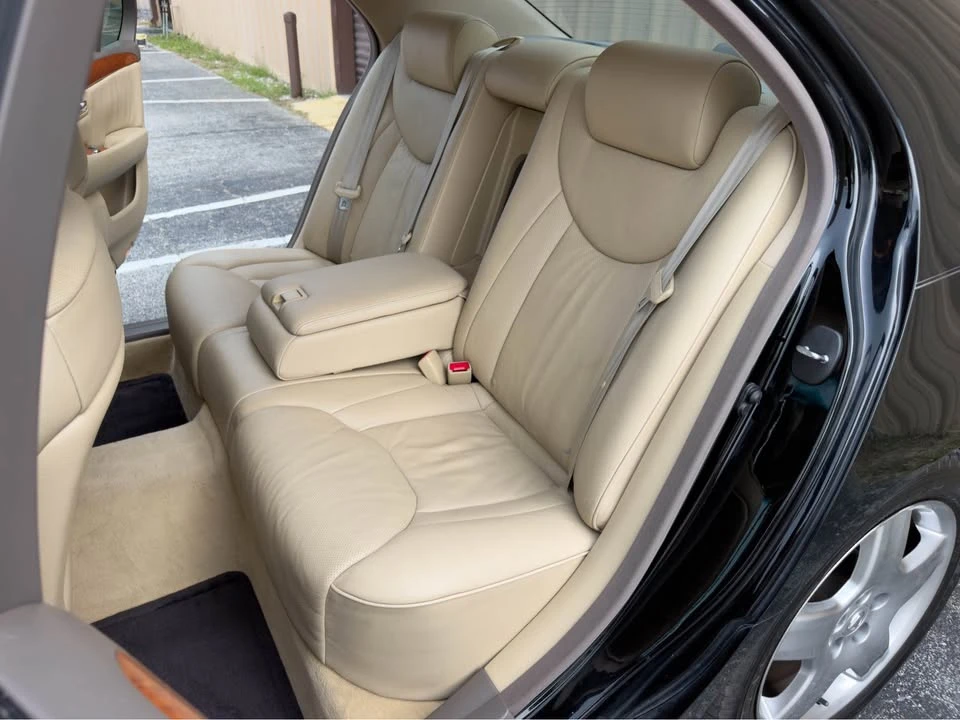 2006 Lexus LS 3rd Gen - Image 14 of 19