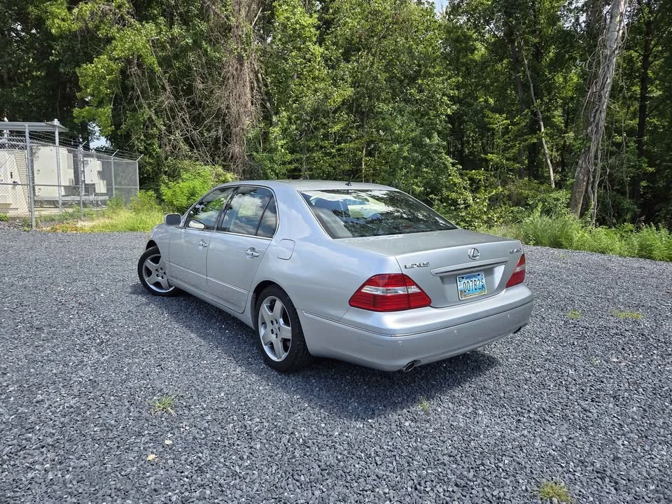 2006 Lexus LS 3rd Gen - Image 5 of 16