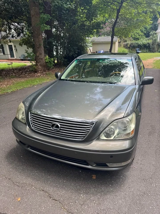 2006 Lexus LS 3rd Gen - Image 2 of 18