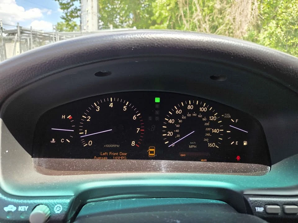 2006 Lexus LS 3rd Gen - Image 14 of 16