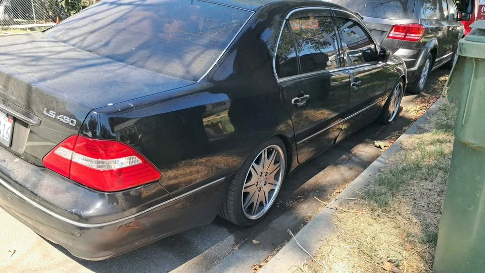 2006 Lexus LS 3rd Gen - Image 2 of 2