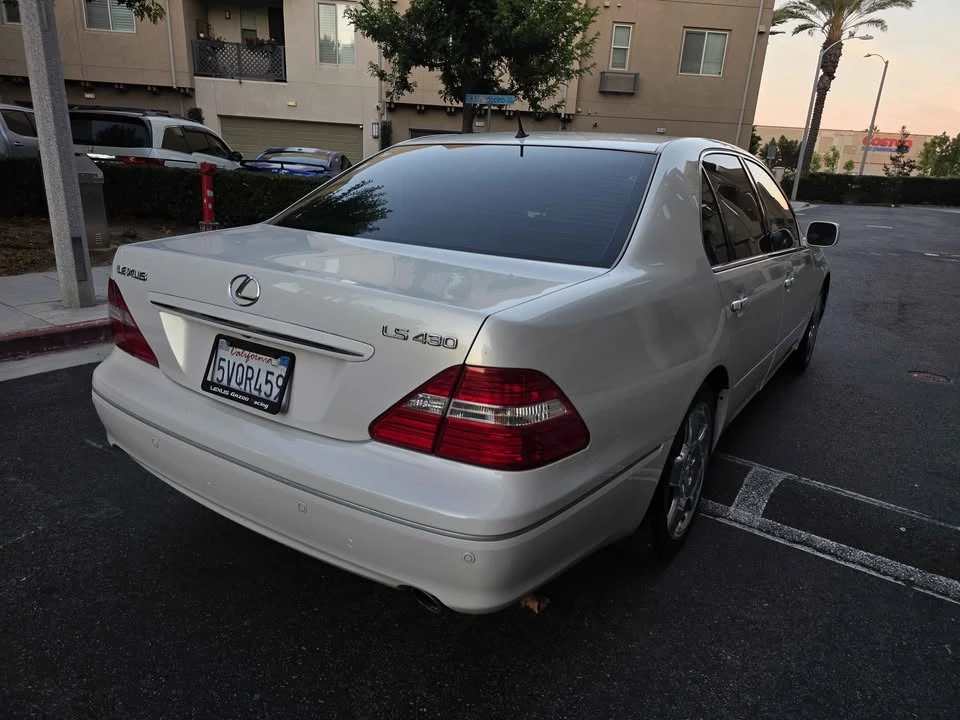 2006 Lexus LS 3rd Gen - Image 9 of 13