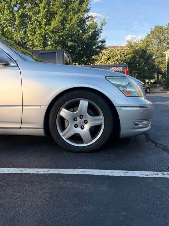 2006 Lexus LS 3rd Gen - Image 5 of 6