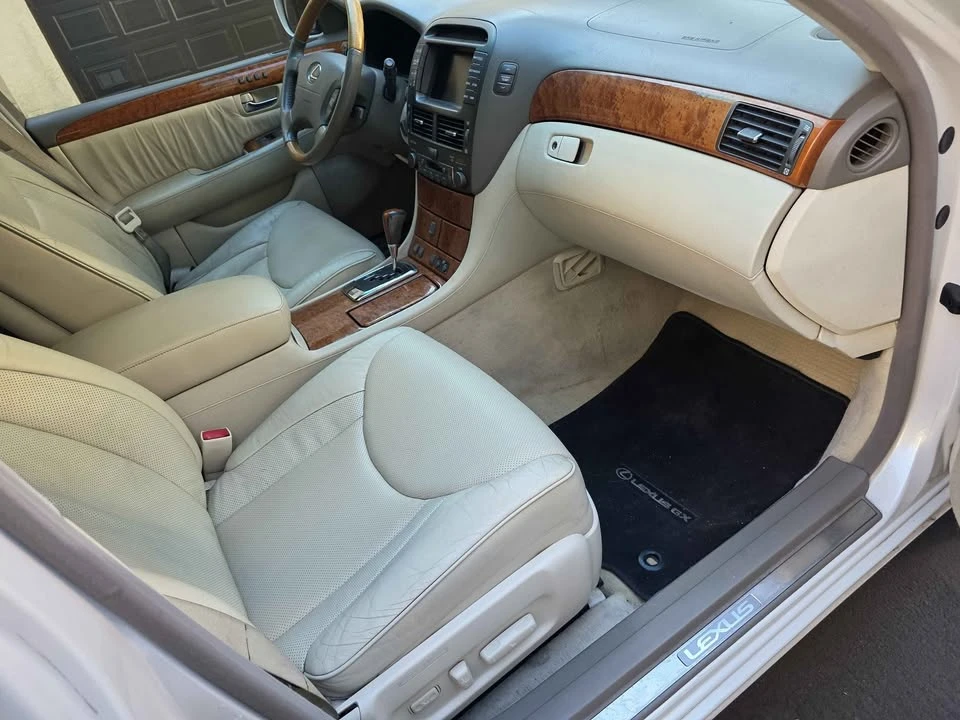 2006 Lexus LS 3rd Gen - Image 9 of 15