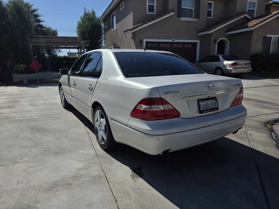 2006 Lexus LS 3rd Gen - Image 8 of 15