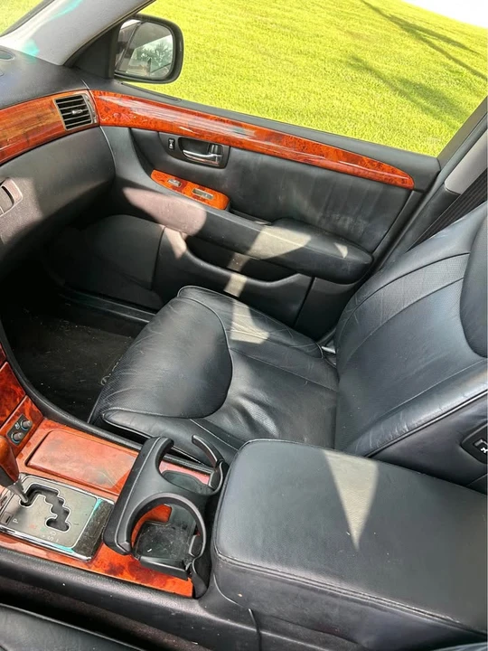 2006 Lexus LS 3rd Gen - Image 8 of 9