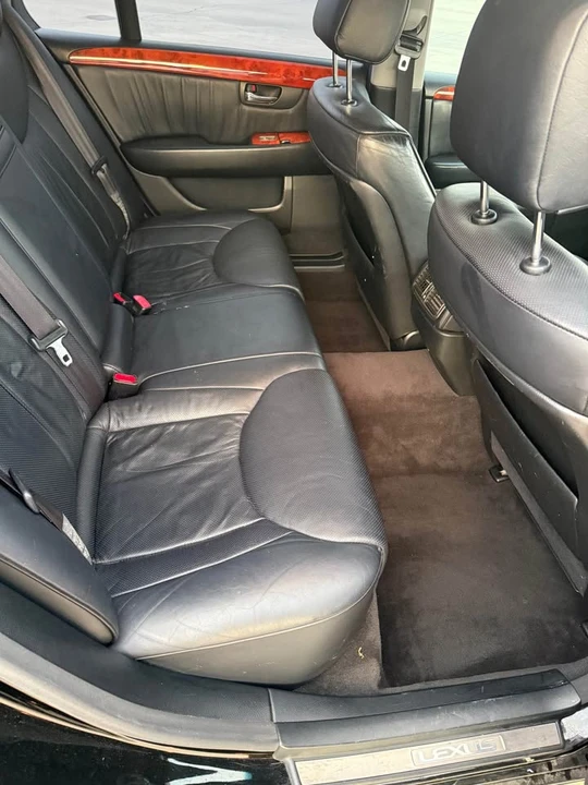 2006 Lexus LS 3rd Gen - Image 10 of 17