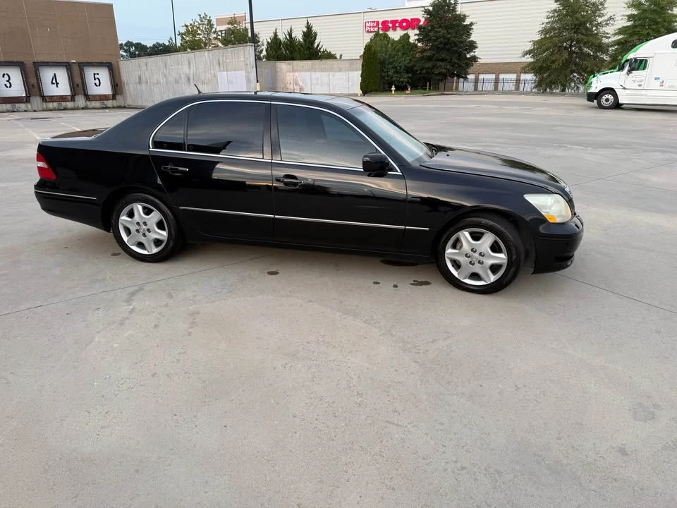 2006 Lexus LS 3rd Gen - Image 4 of 17