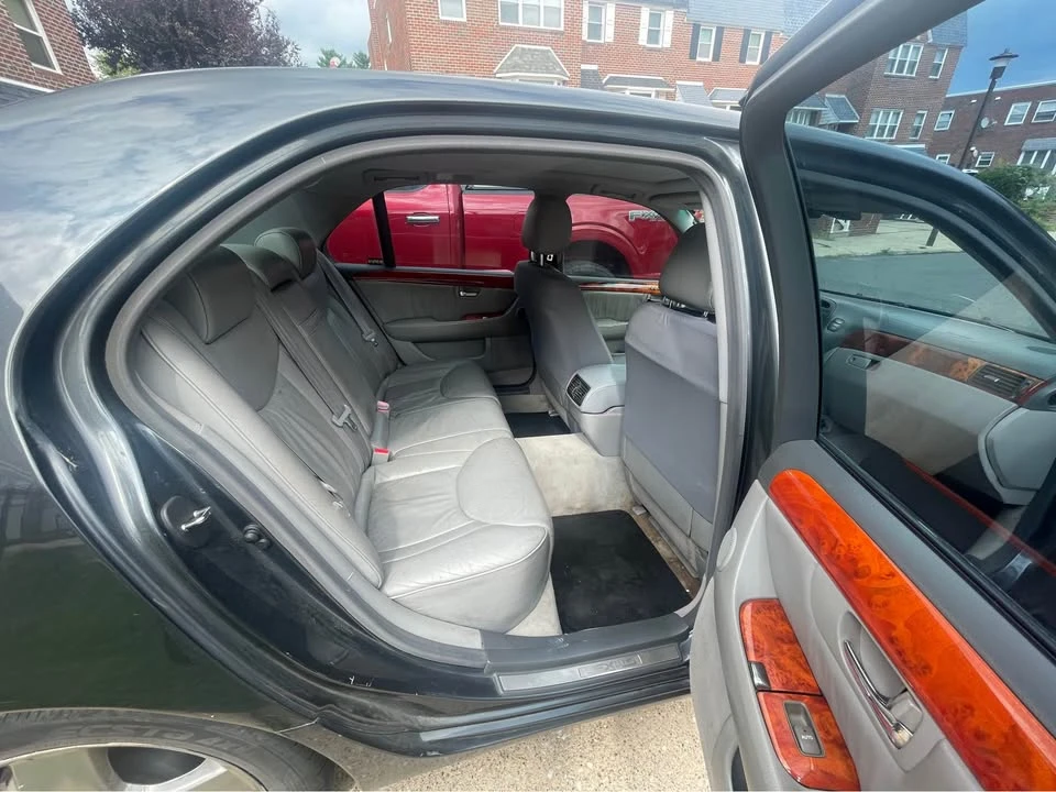 2006 Lexus LS 3rd Gen - Image 12 of 20