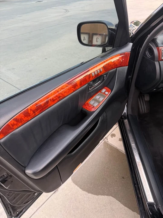 2006 Lexus LS 3rd Gen - Image 15 of 17