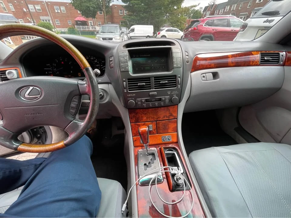 2006 Lexus LS 3rd Gen - Image 18 of 20