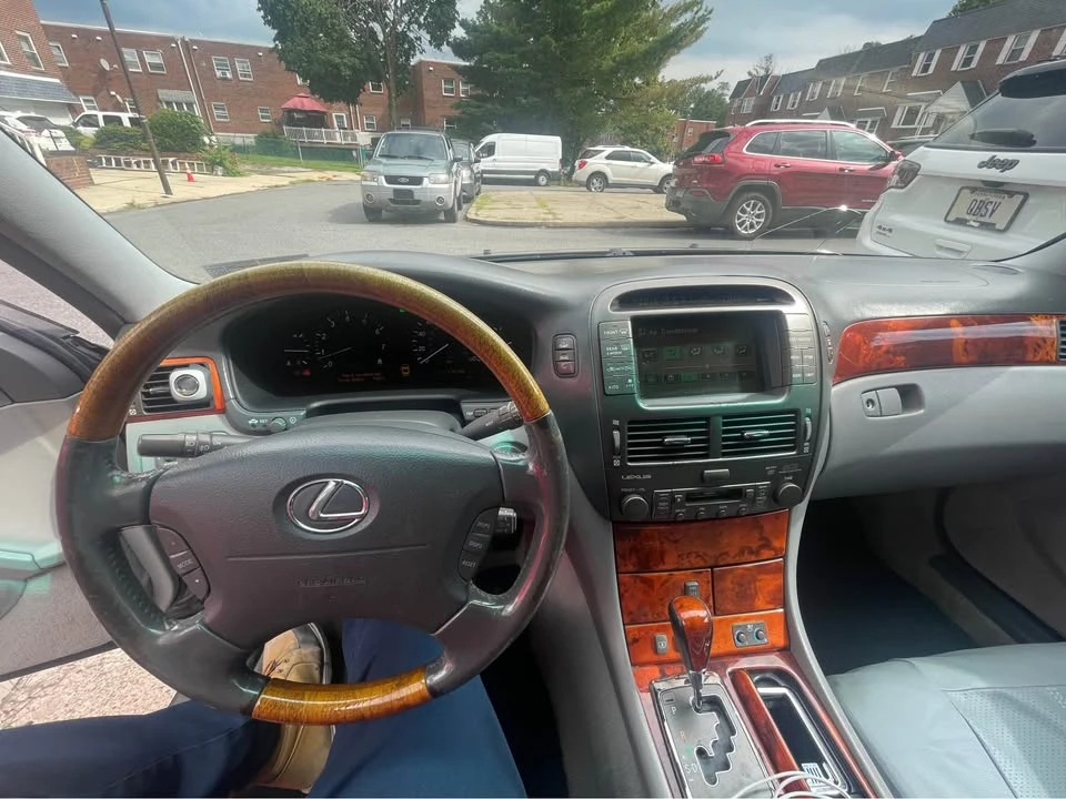 2006 Lexus LS 3rd Gen - Image 19 of 20
