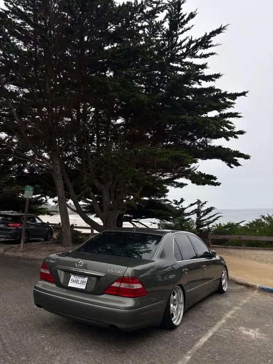 2006 Lexus LS 3rd Gen - Image 2 of 10