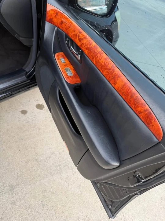 2006 Lexus LS 3rd Gen - Image 13 of 17