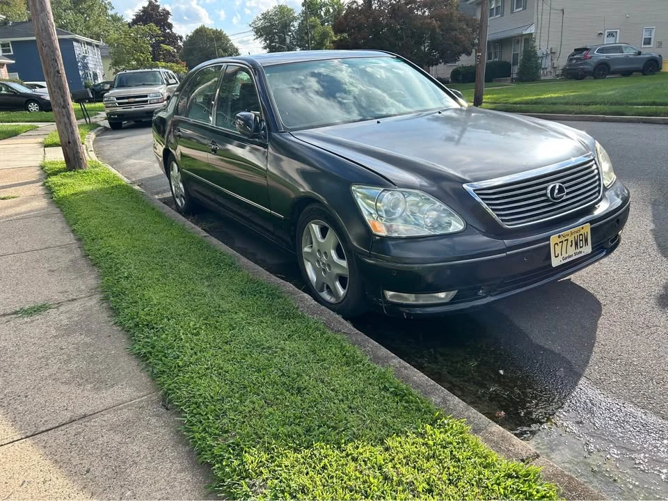 2006 Lexus LS 3rd Gen - Image 2 of 9