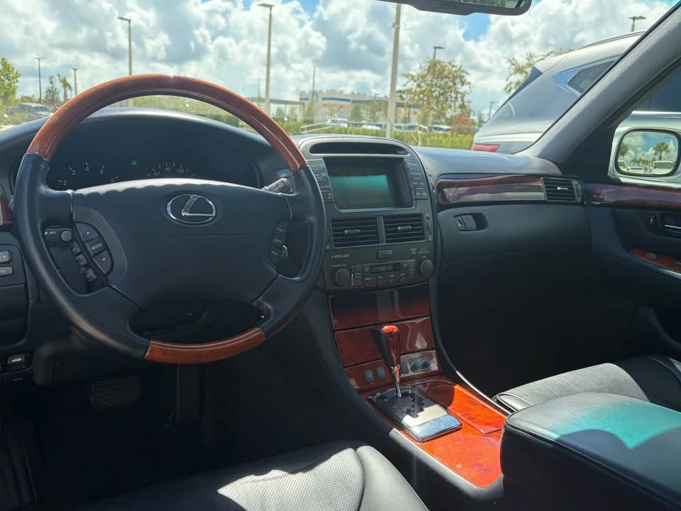 2006 Lexus LS 3rd Gen - Image 15 of 20