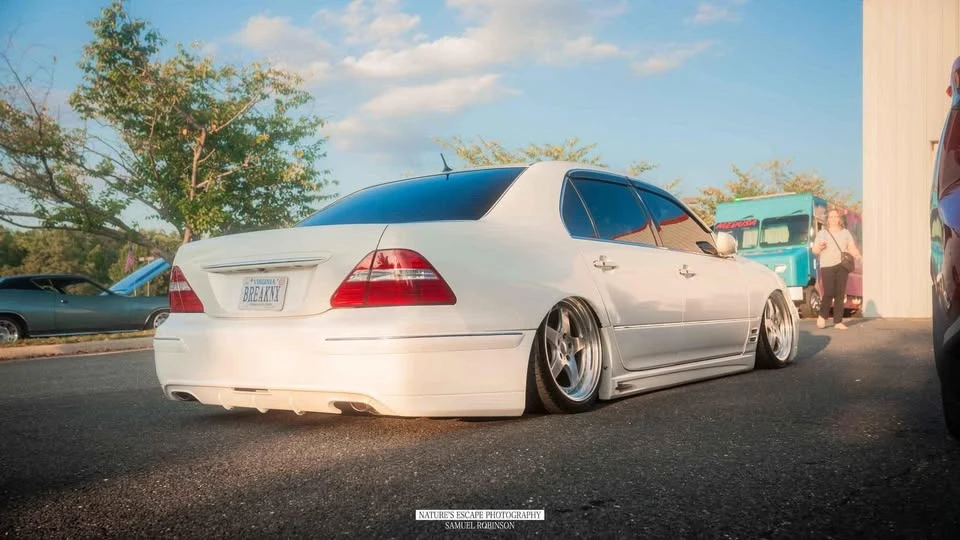 2006 Lexus LS 3rd Gen - Image 2 of 7