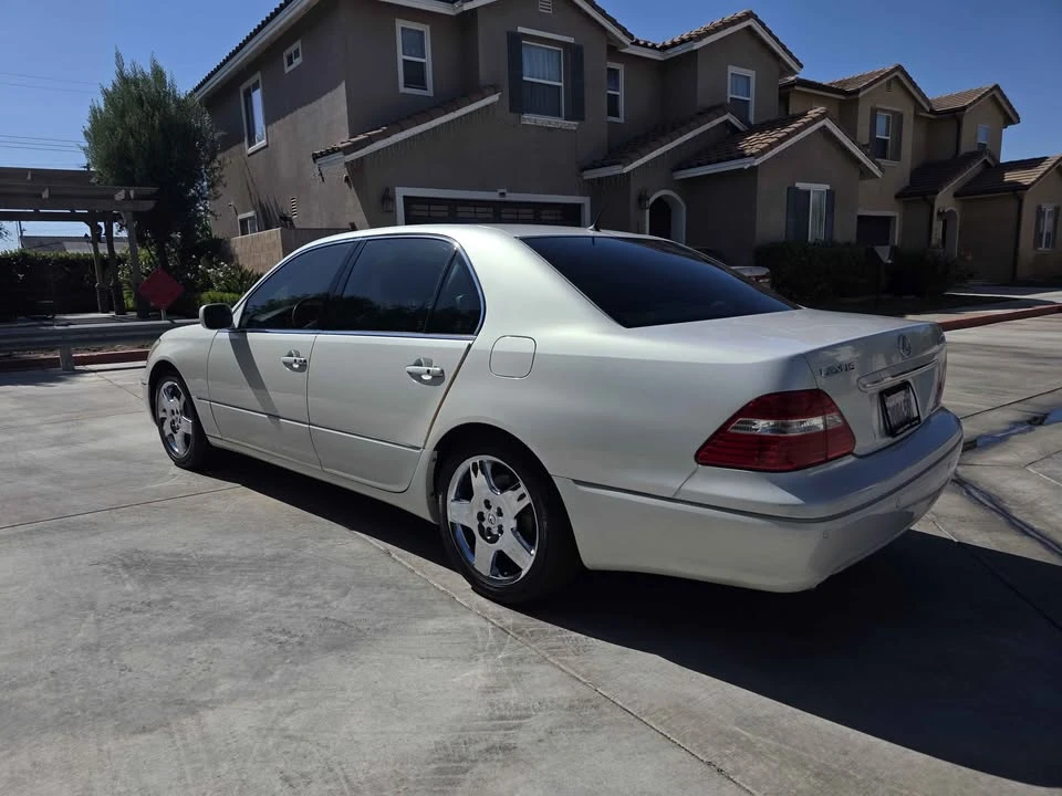 2006 Lexus LS 3rd Gen - Image 5 of 15