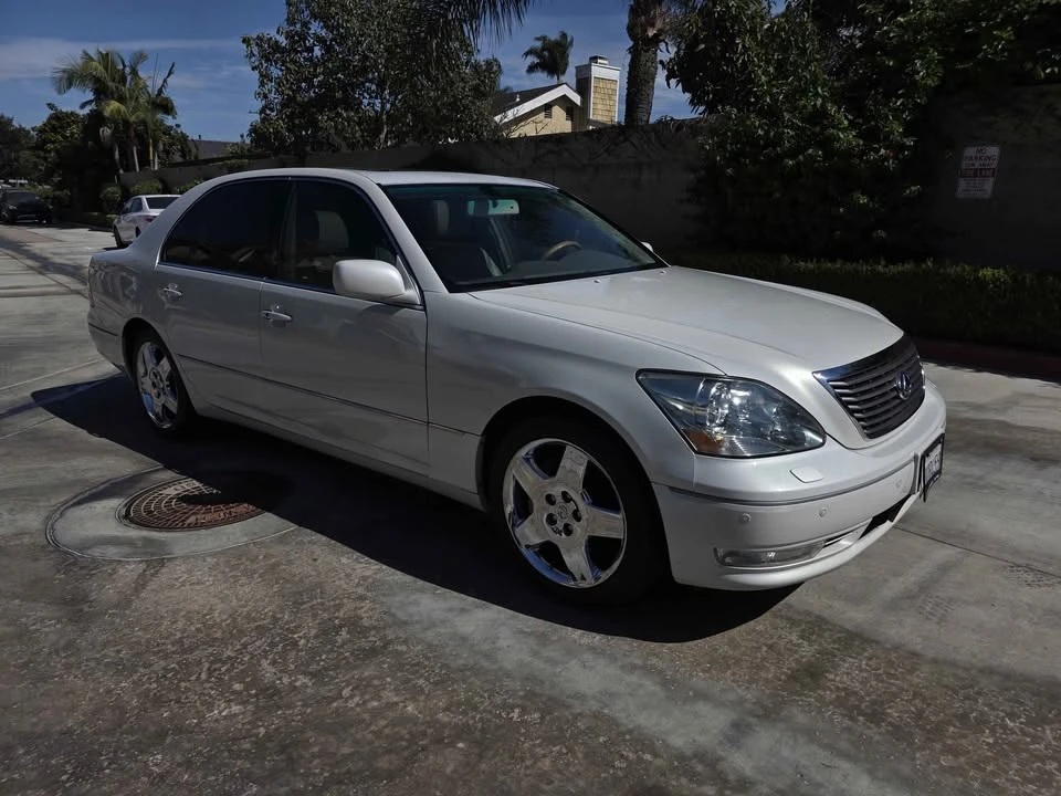 2006 Lexus LS 3rd Gen - Image 2 of 15