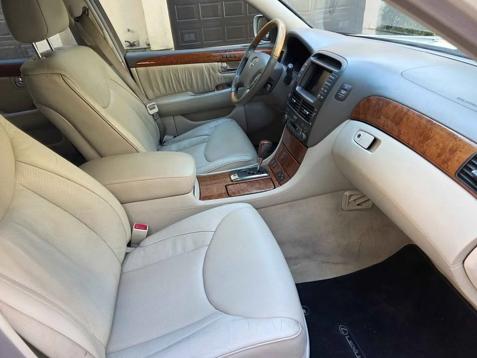 2006 Lexus LS 3rd Gen - Image 12 of 15