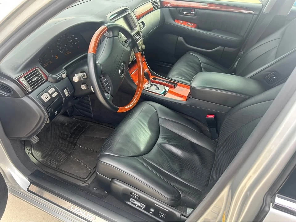 2006 Lexus LS 3rd Gen - Image 4 of 5