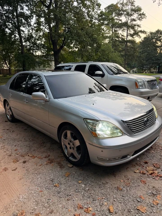 2006 Lexus LS 3rd Gen - Image 2 of 9
