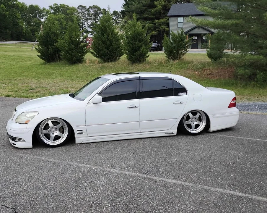 2006 Lexus LS 3rd Gen - Image 3 of 7