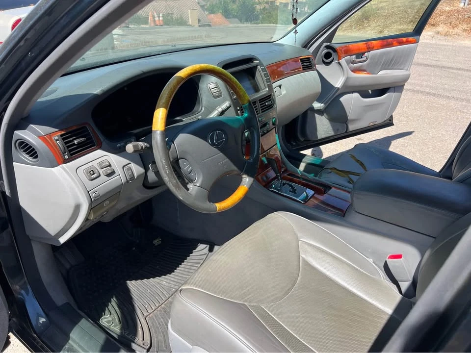 2006 Lexus LS 3rd Gen - Image 9 of 11
