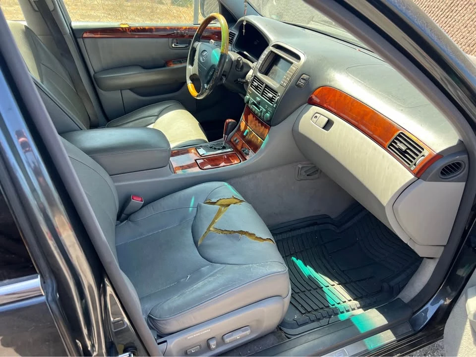 2006 Lexus LS 3rd Gen - Image 4 of 11