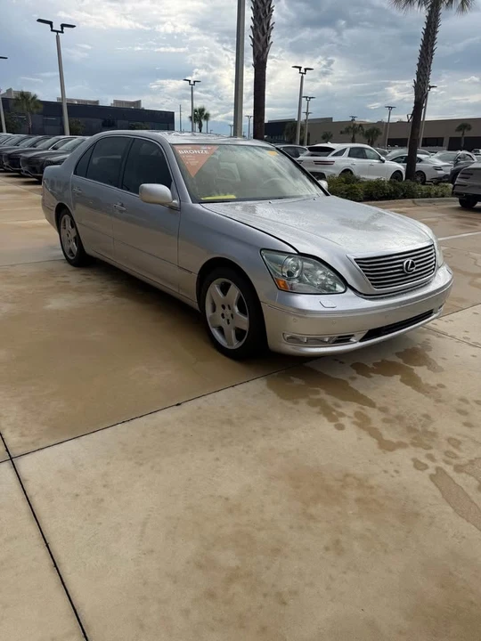 2006 Lexus LS 3rd Gen - Image 2 of 9