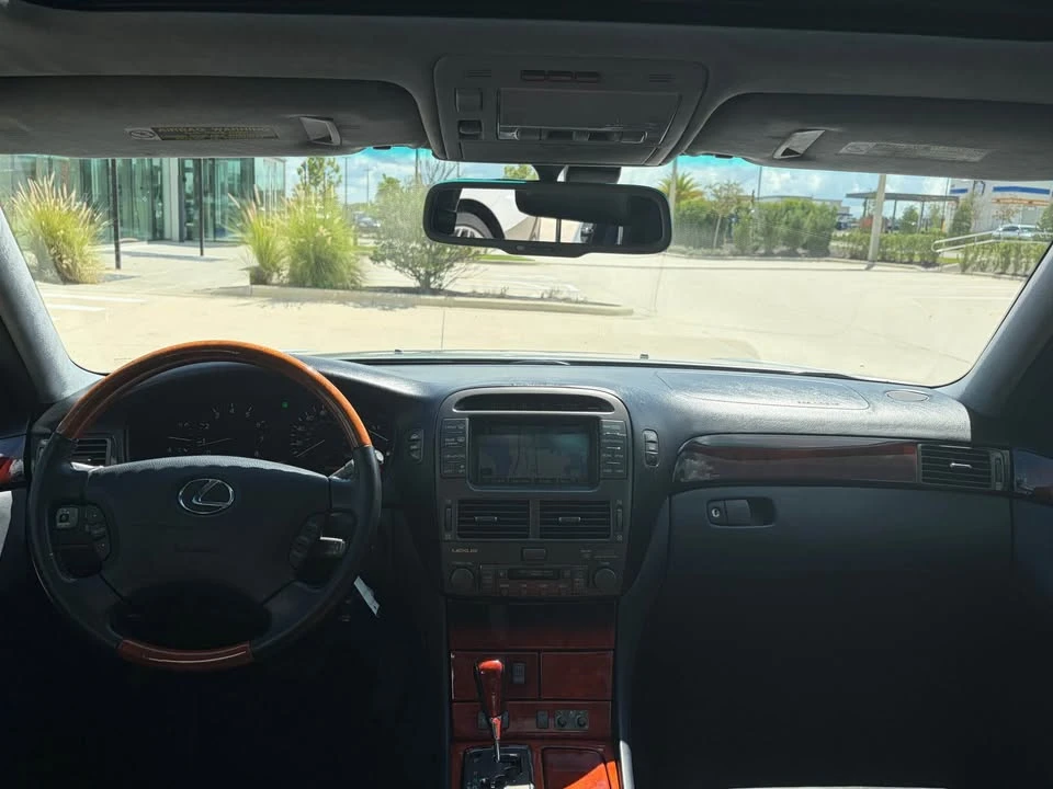2006 Lexus LS 3rd Gen - Image 17 of 20