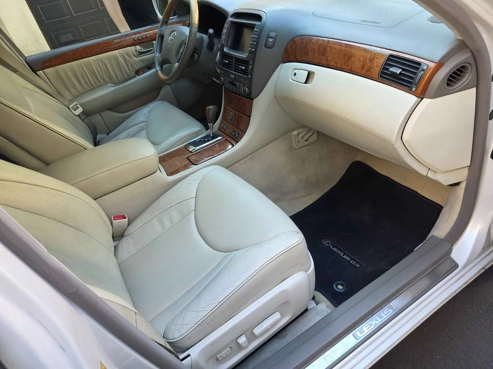 2006 Lexus LS 3rd Gen - Image 11 of 15