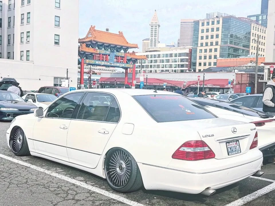 2006 Lexus LS 3rd Gen - Image 2 of 10
