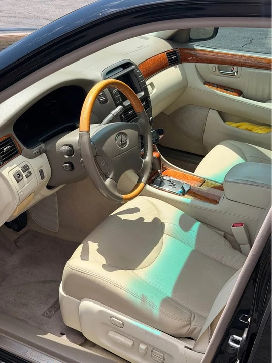 2006 Lexus LS 3rd Gen - Image 10 of 20