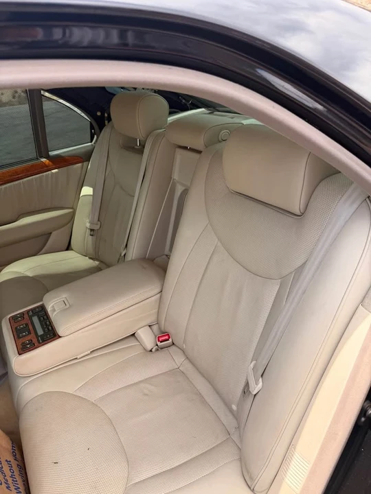 2006 Lexus LS 3rd Gen - Image 14 of 20