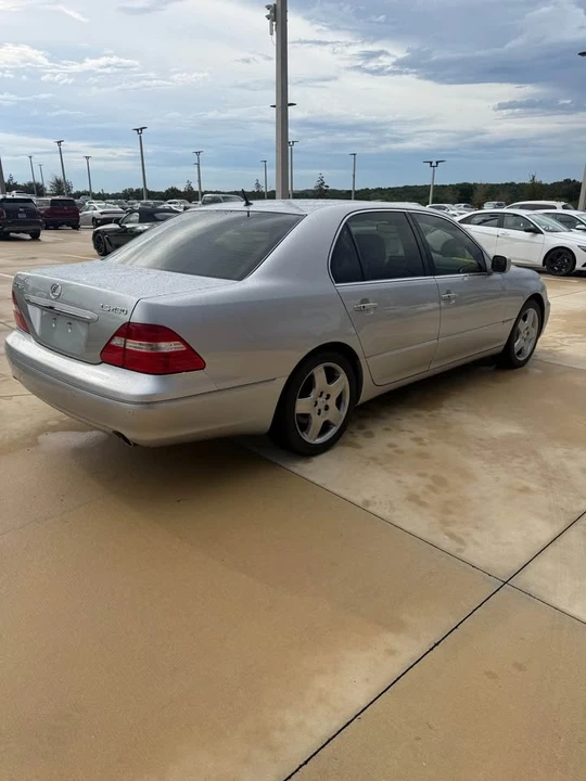 2006 Lexus LS 3rd Gen - Image 3 of 9