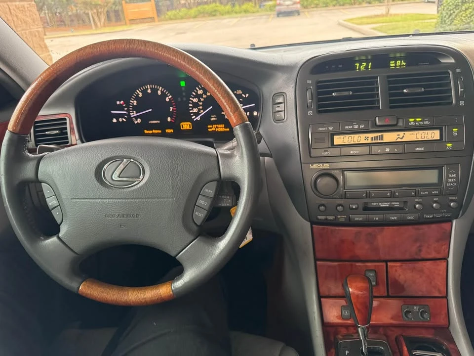 2006 Lexus LS 3rd Gen - Image 7 of 10