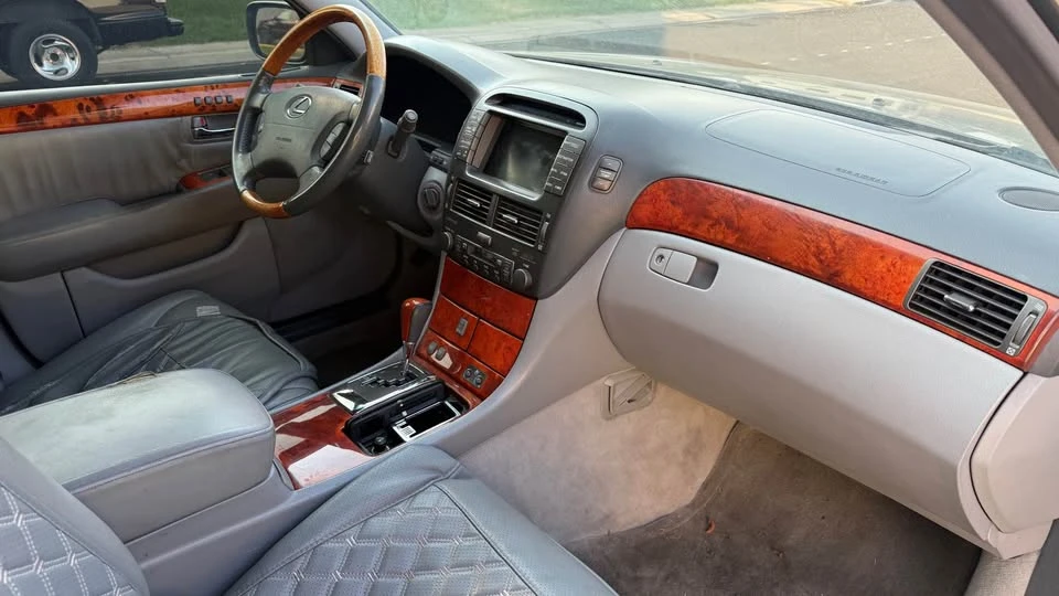 2006 Lexus LS 3rd Gen - Image 10 of 10