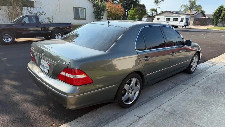 2006 Lexus LS 3rd Gen - Image 3 of 10