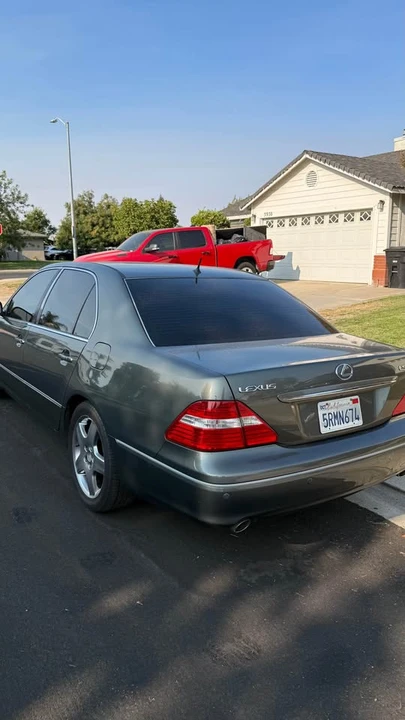 2006 Lexus LS 3rd Gen - Image 5 of 10
