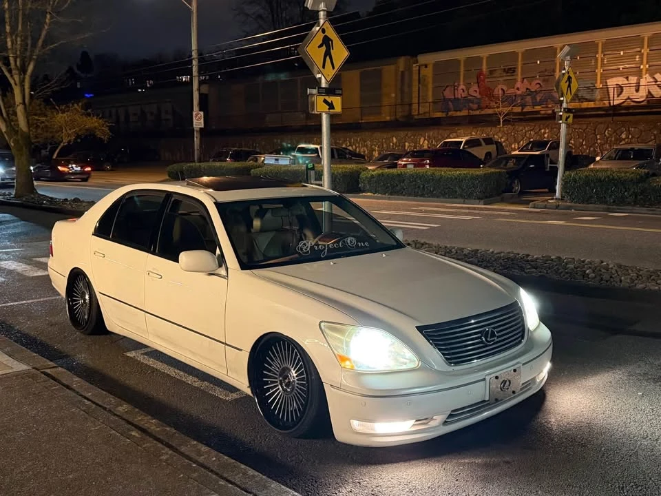 2006 Lexus LS 3rd Gen - Image 5 of 10